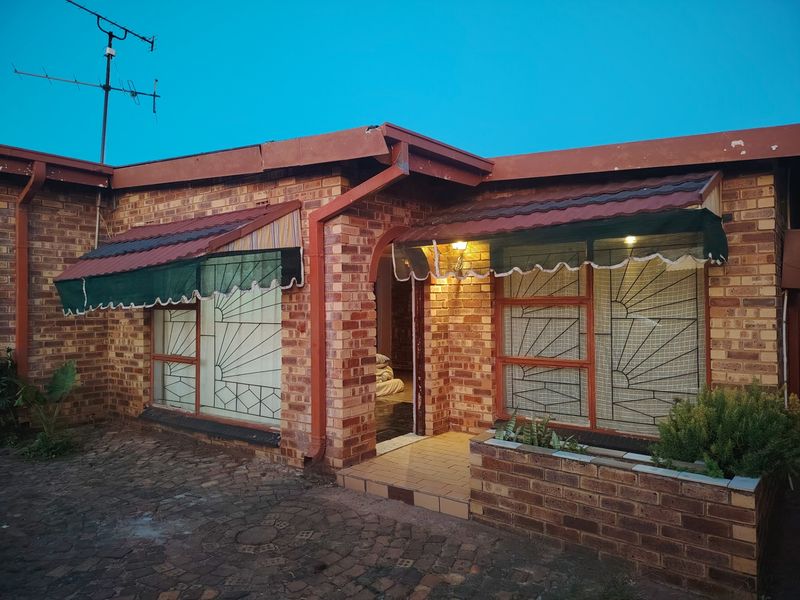 House For Sale In Springs - Photo 10