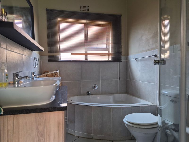 Townhouse For Sale In Meyerton - Photo 8