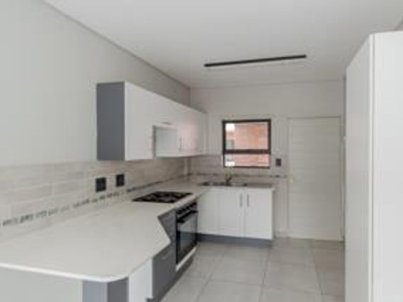 Apartment For Sale In Boksburg - Photo 3