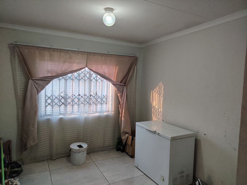 House For Sale In Germiston - Photo 4