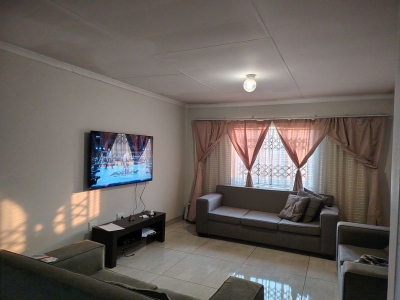 House For Sale In Germiston - Photo 2