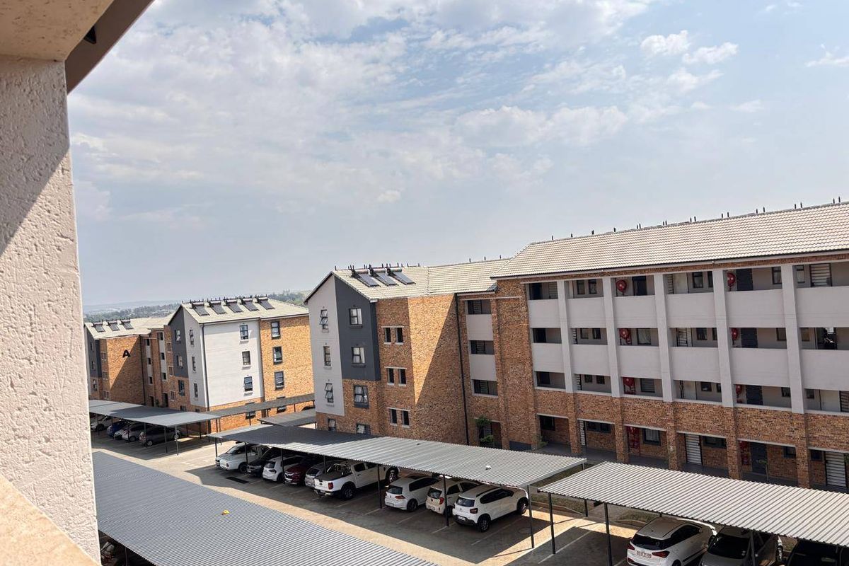 Apartment For Sale In Midrand - Photo 3