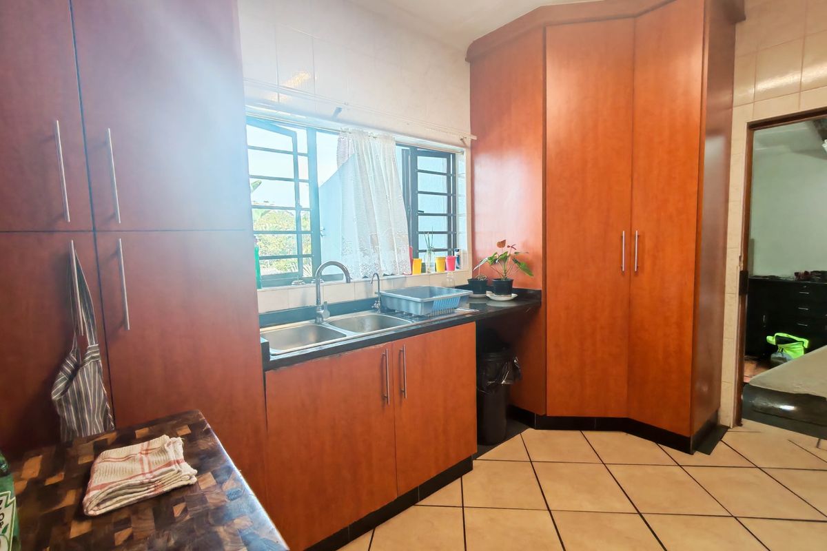 House For Sale In Margate - Photo 4