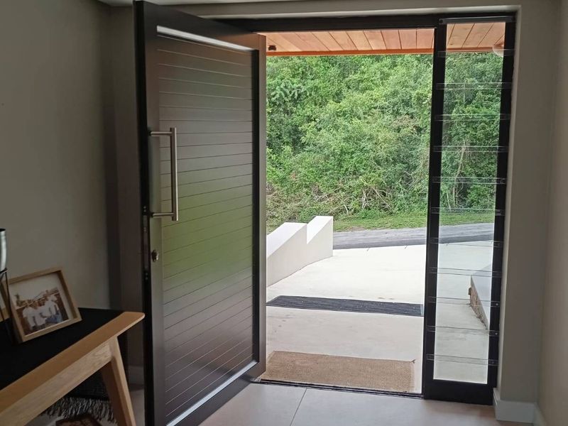 House For Sale In Port Elizabeth - Photo 2