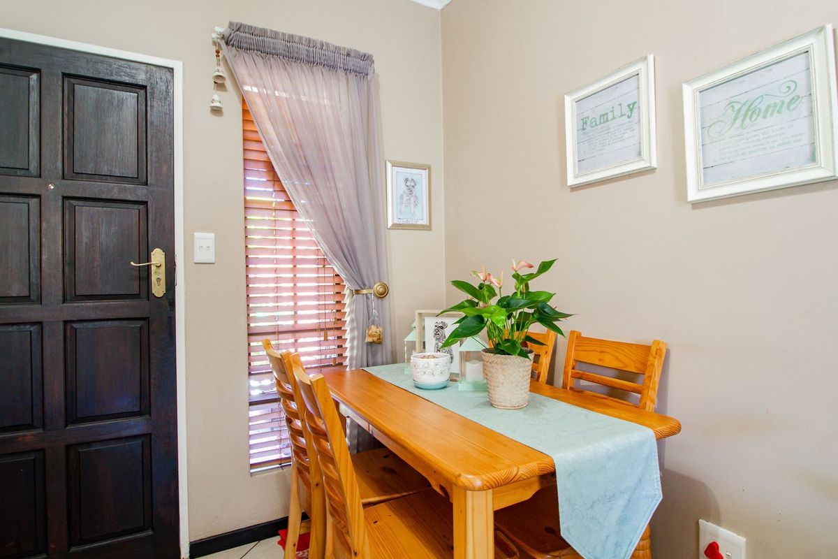 Townhouse For Sale In Pretoria - Photo 5