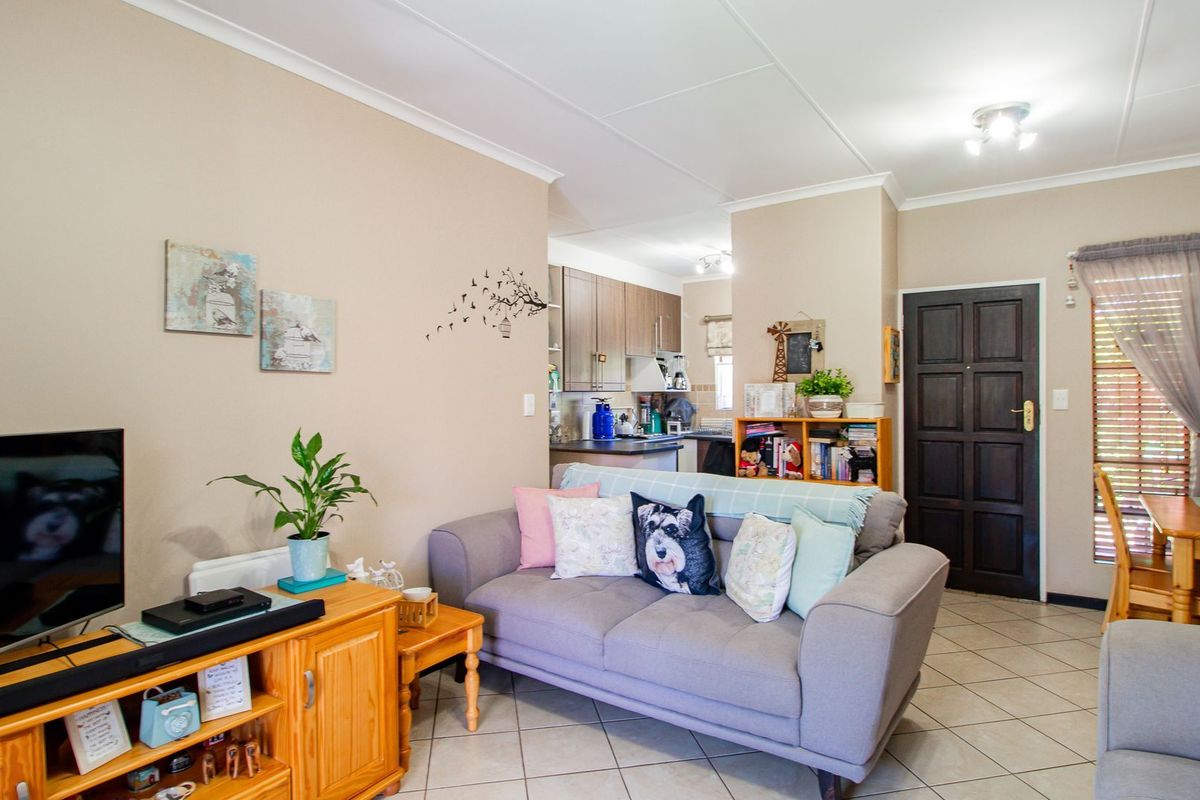 Townhouse For Sale In Pretoria - Photo 3