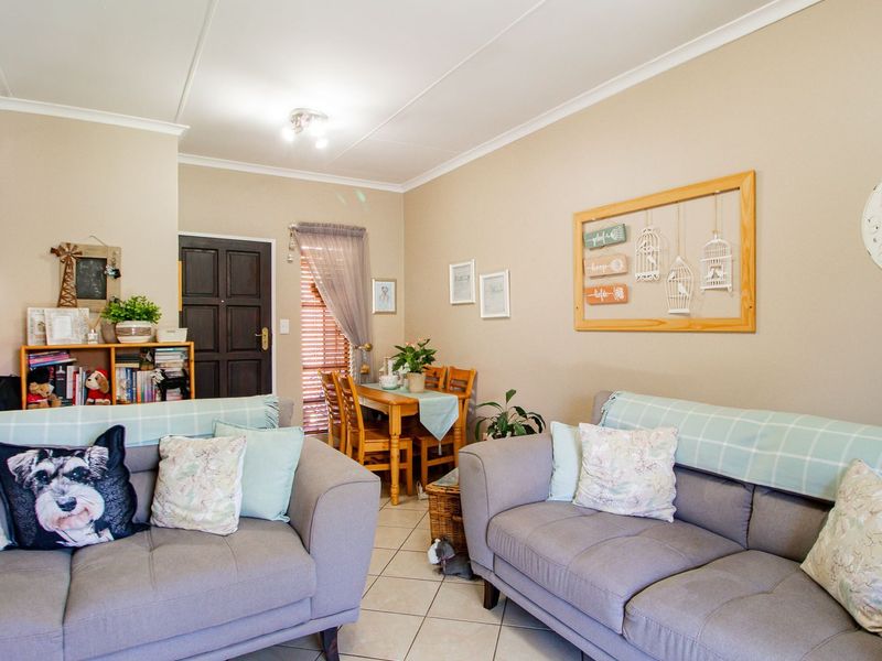 Townhouse For Sale In Pretoria - Photo 4