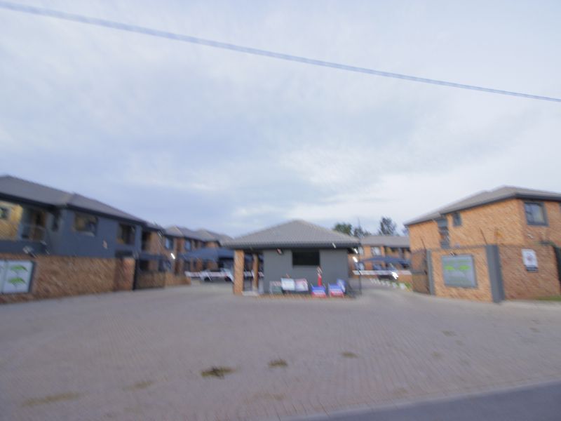 Townhouse For Sale In Benoni - Photo 7