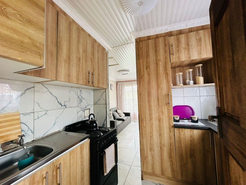 House Rental Monthly In Springs - Photo 9