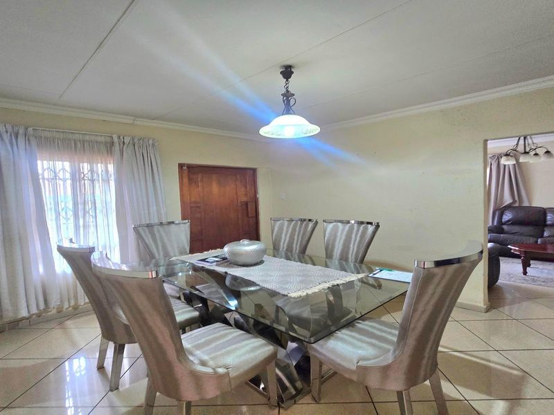 House For Sale In Middelburg - Photo 2