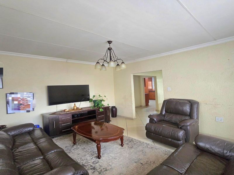 House For Sale In Middelburg - Photo 6
