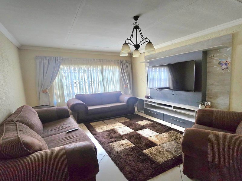 House For Sale In Middelburg - Photo 4