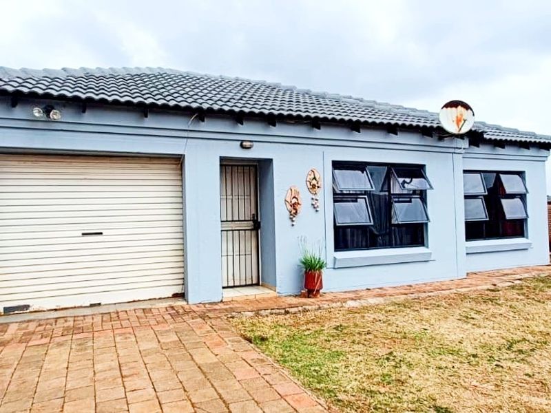 House For Sale In Pretoria - Photo 3