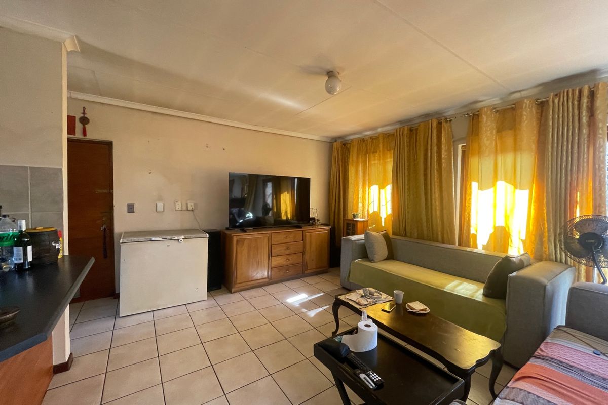 Apartment For Sale In Sandton - Photo 5