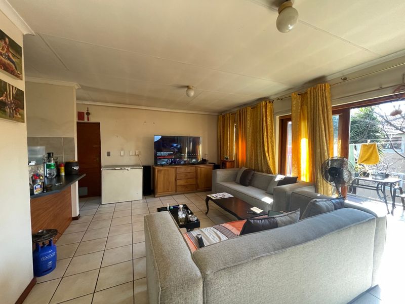 Apartment For Sale In Sandton - Photo 2