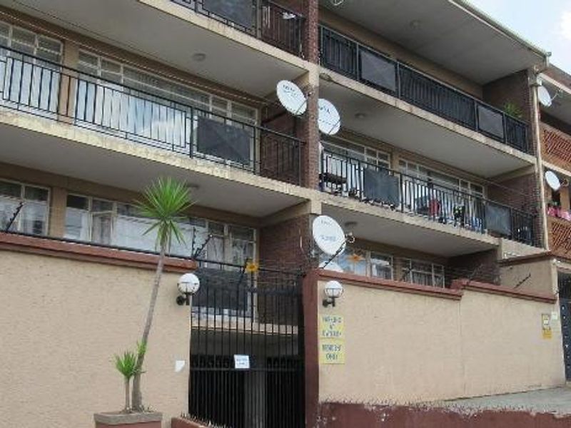 Apartment For Sale In Germiston - Photo 1