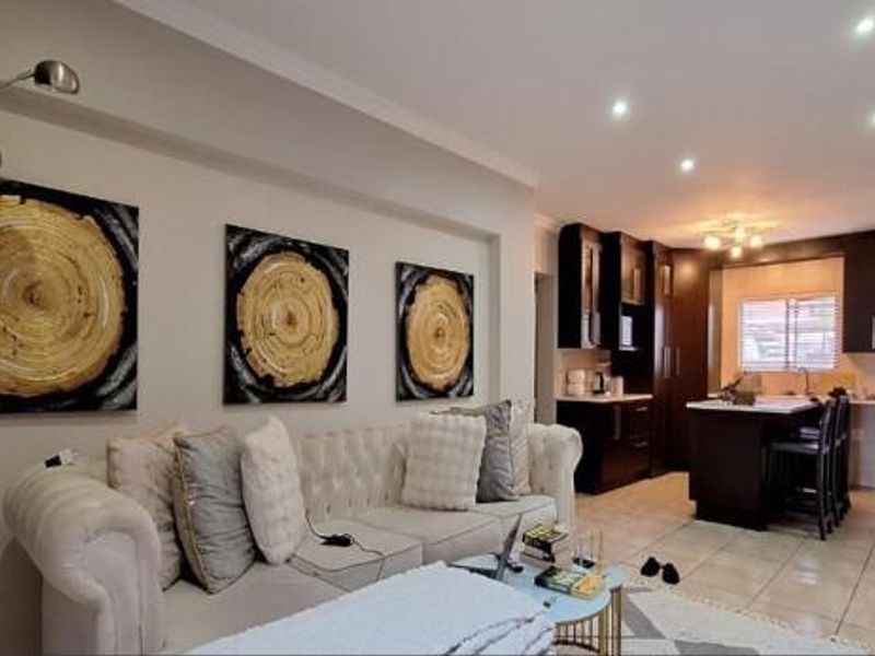 Townhouse For Sale In Germiston - Photo 3