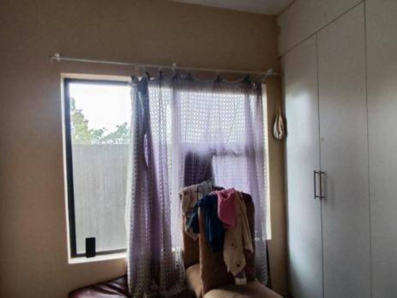 Townhouse For Sale In Germiston - Photo 8