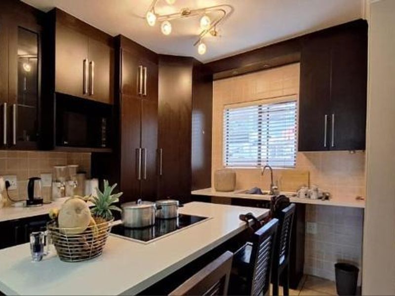Townhouse For Sale In Germiston - Photo 2