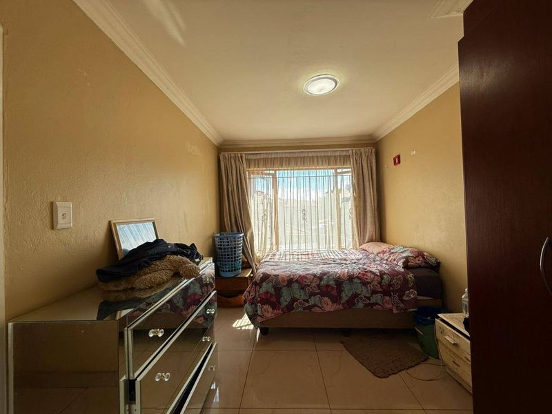 Townhouse Rental Monthly In Midrand - Photo 8