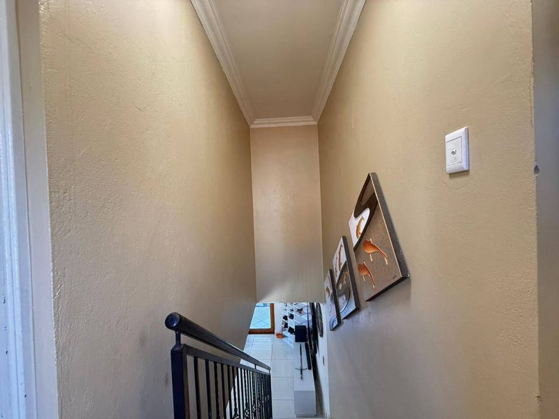 Townhouse Rental Monthly In Midrand - Photo 7