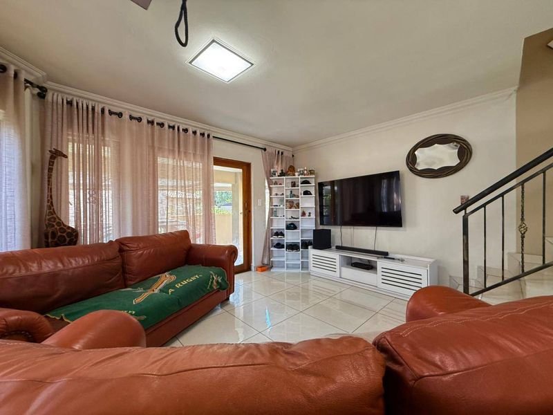 Townhouse Rental Monthly In Midrand - Photo 2