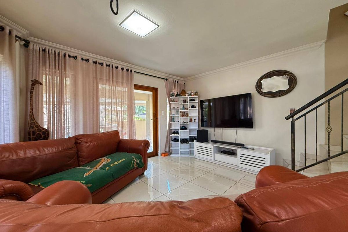 Townhouse Rental Monthly In Midrand - Photo 2