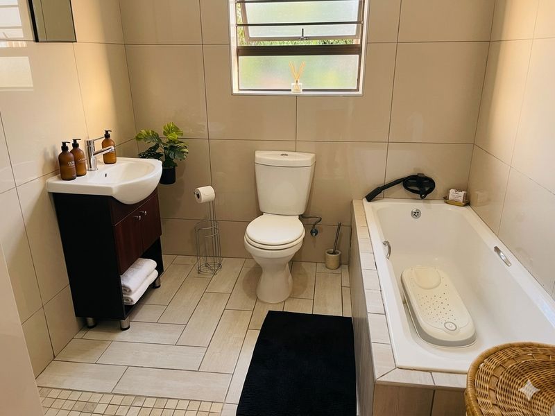 House For Sale In Kuils River - Photo 6