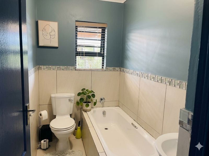 House For Sale In Kuils River - Photo 4