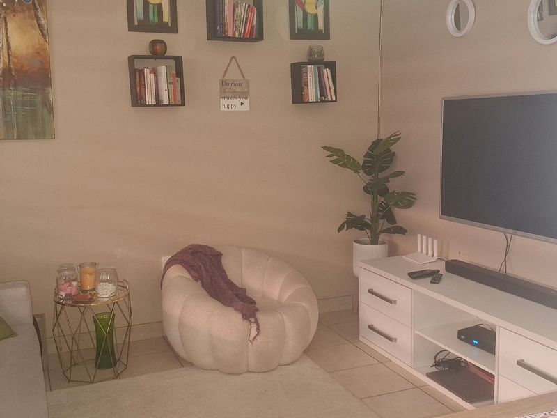 Apartment For Sale In Roodepoort - Photo 6