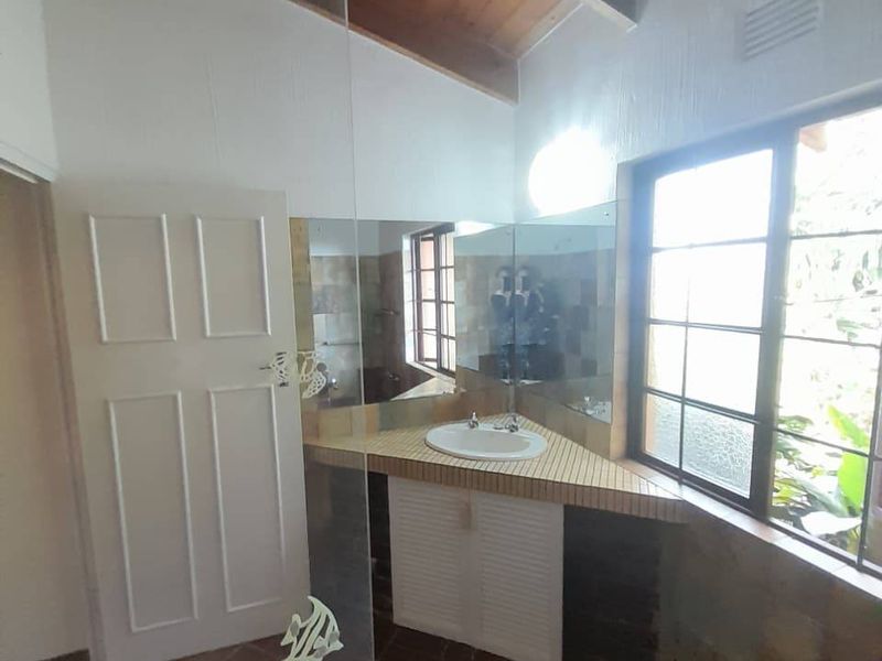 House For Sale In Amanzimtoti - Photo 8