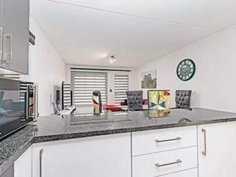 Townhouse For Sale In Sandton - Photo 7