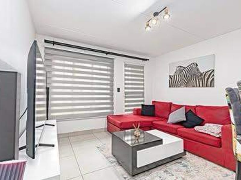 Townhouse For Sale In Sandton - Photo 3