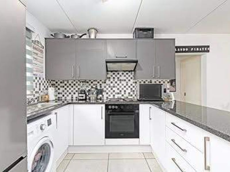 Townhouse For Sale In Sandton - Photo 5