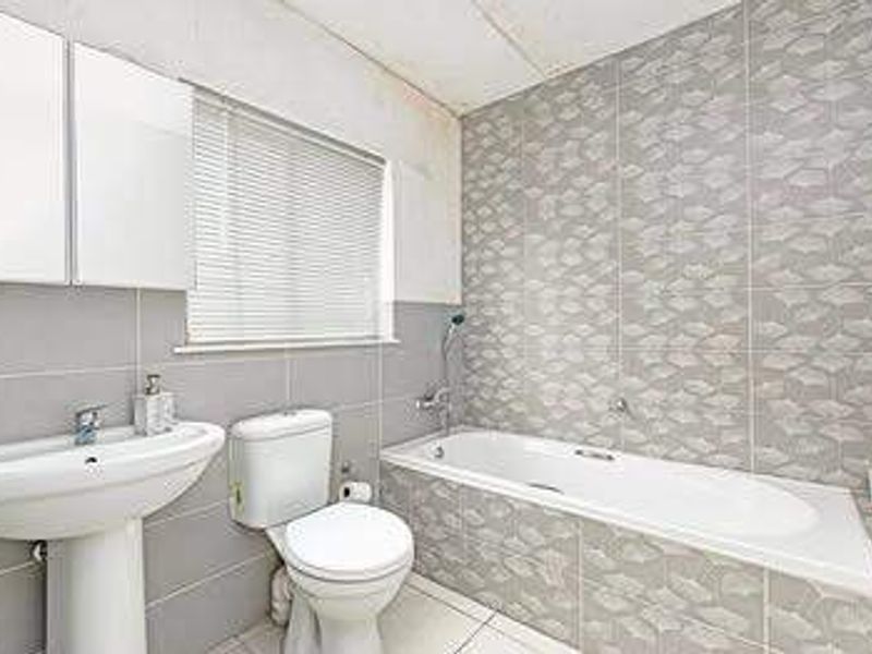 Townhouse For Sale In Sandton - Photo 10