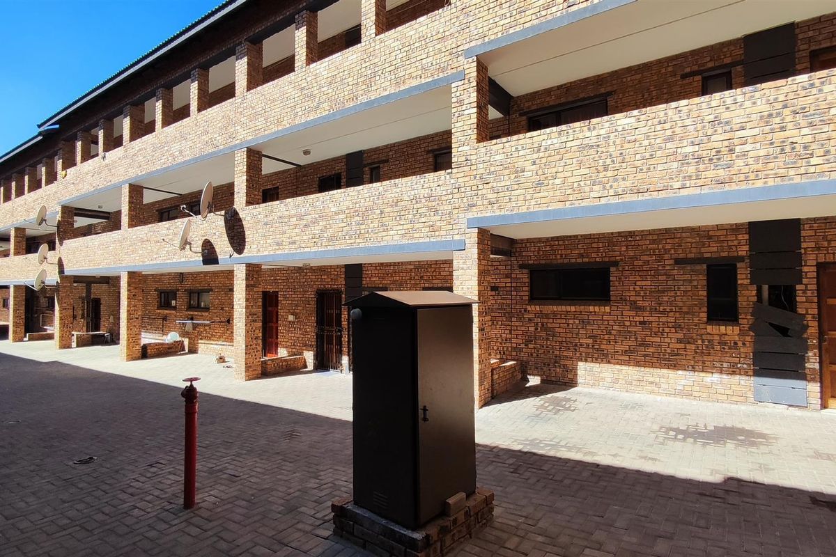 Apartment For Sale In Boksburg - Photo 2