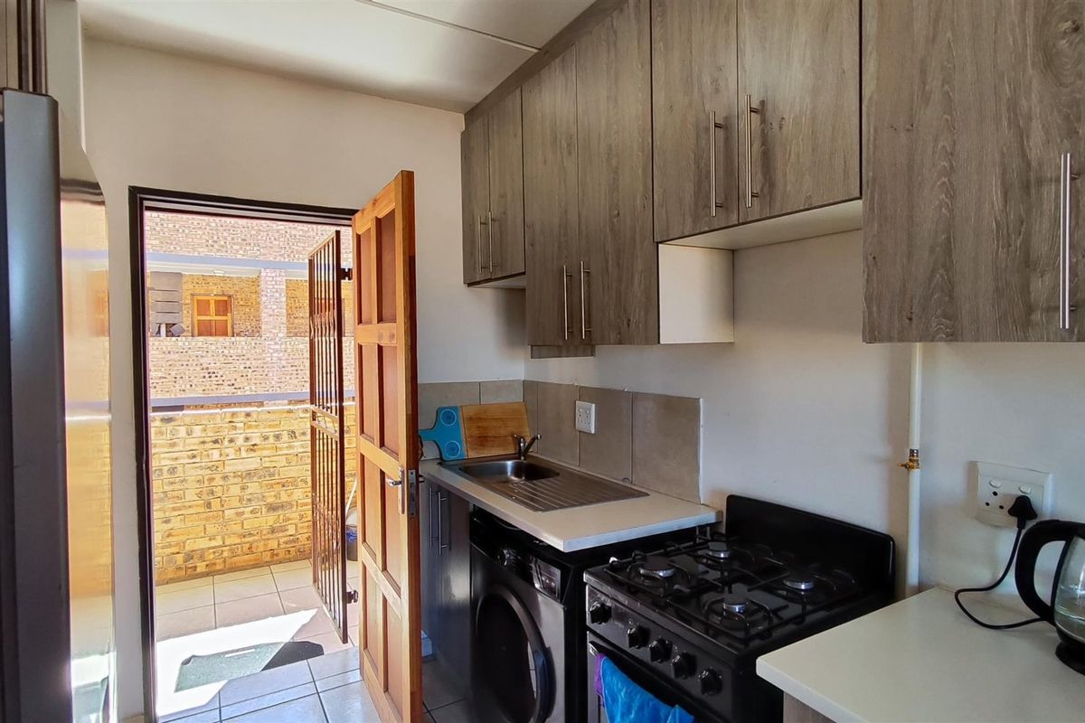 Apartment For Sale In Boksburg - Photo 3