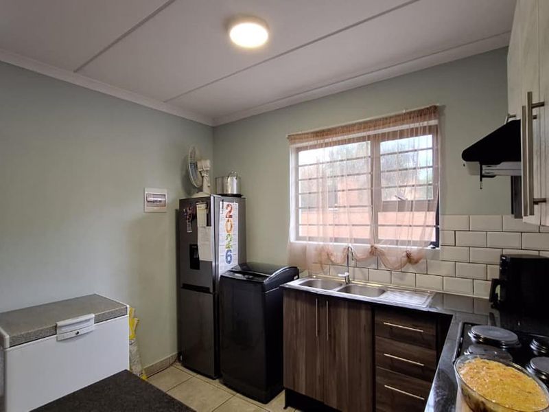 Apartment For Sale In Boksburg - Photo 2