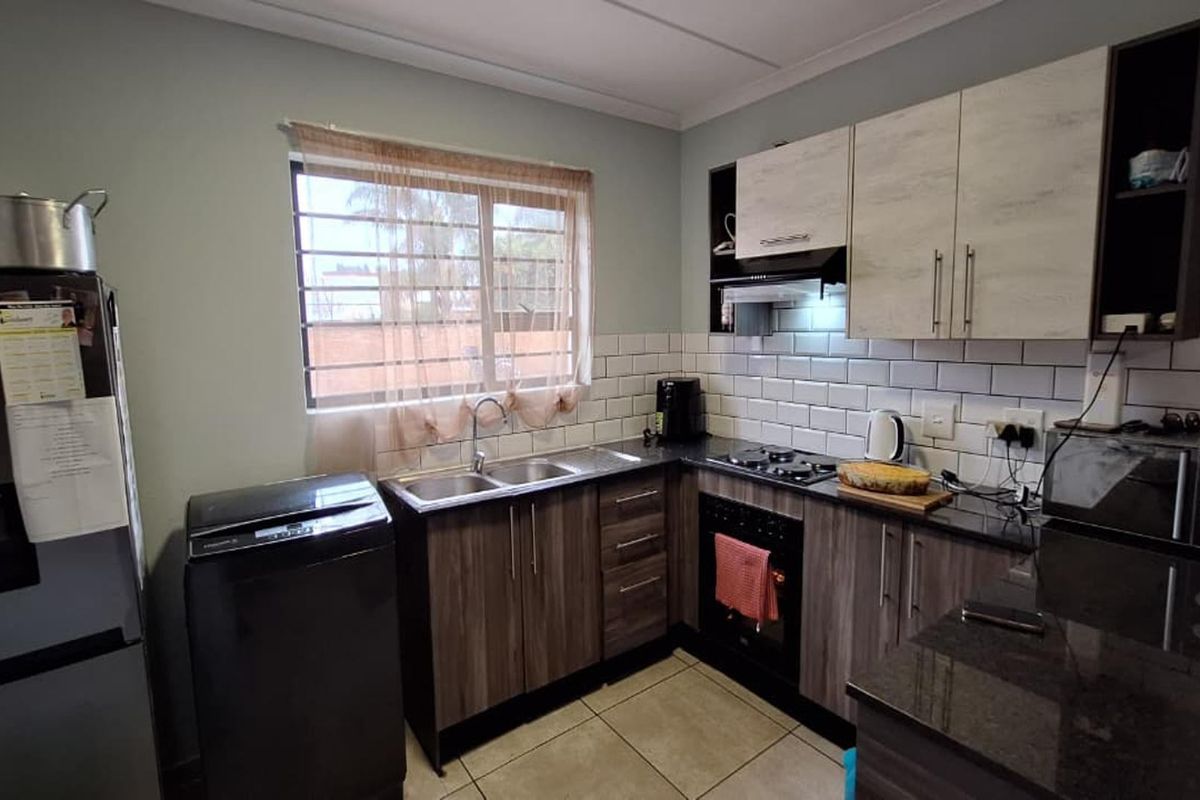 Apartment For Sale In Boksburg - Photo 3
