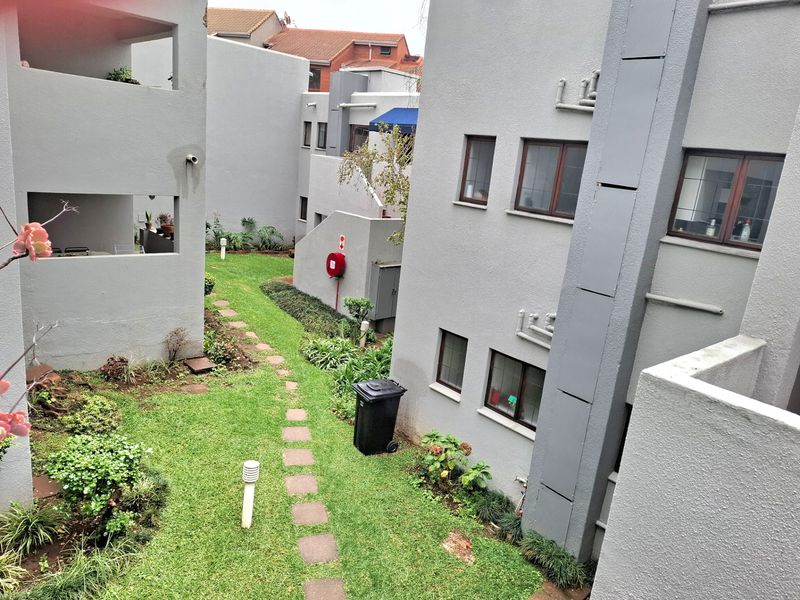 Apartment Rental Monthly In Sandton - Photo 10
