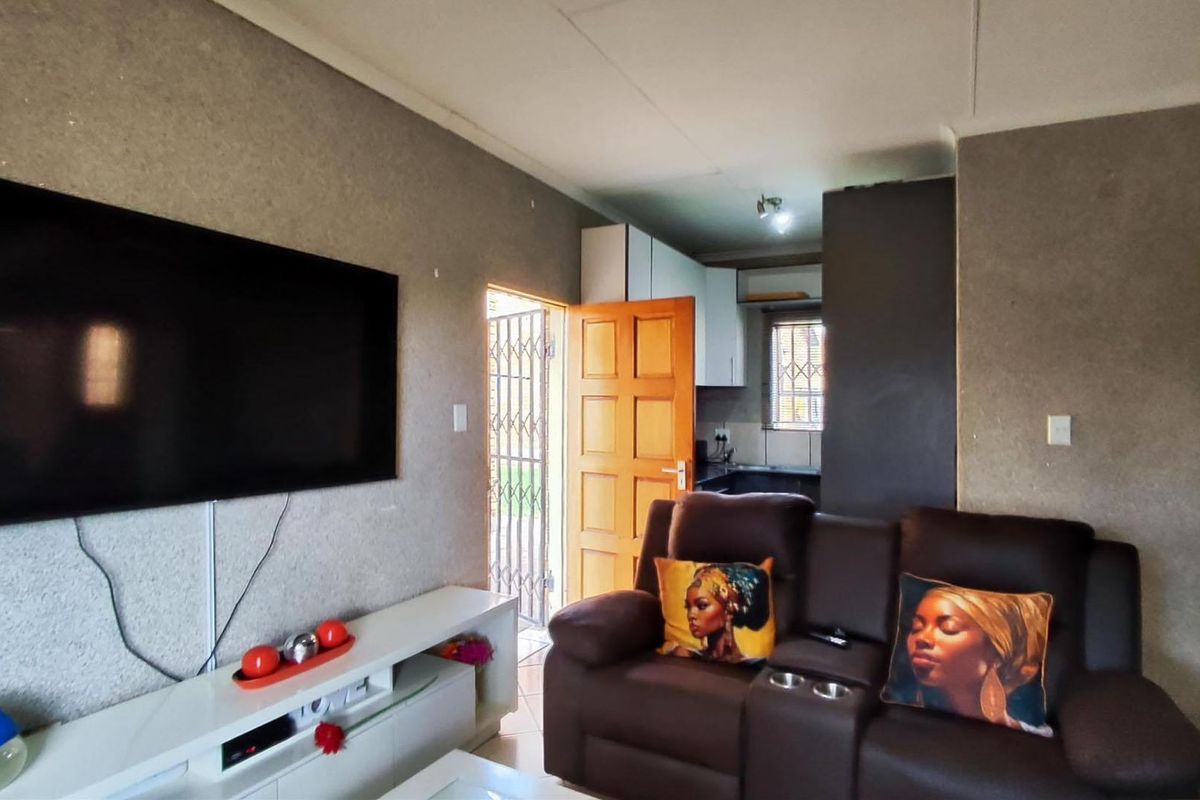 Townhouse For Sale In Boksburg - Photo 4