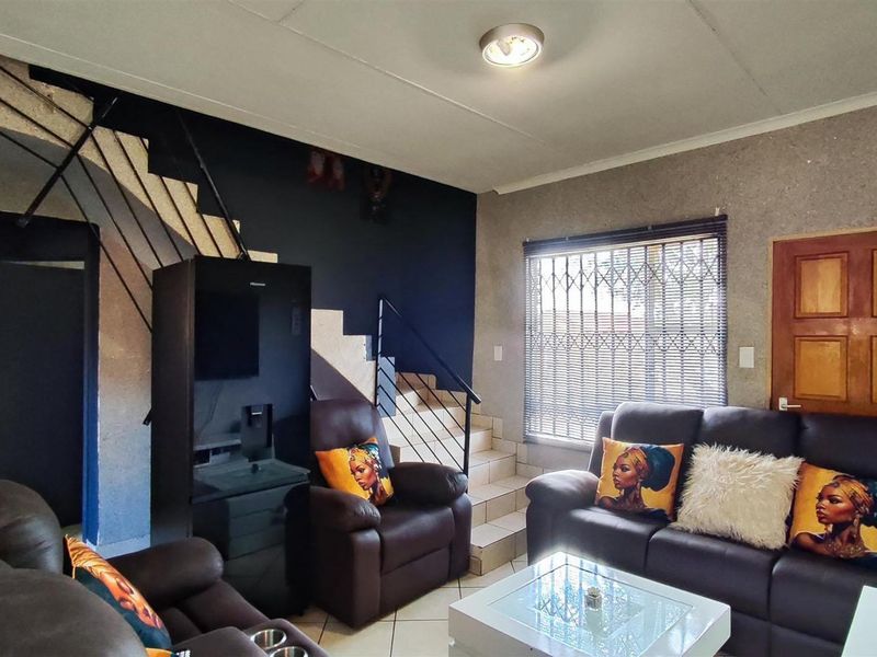 Townhouse For Sale In Boksburg - Photo 2