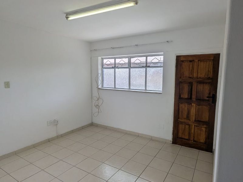 Apartment Rental Monthly In Edenvale - Photo 3