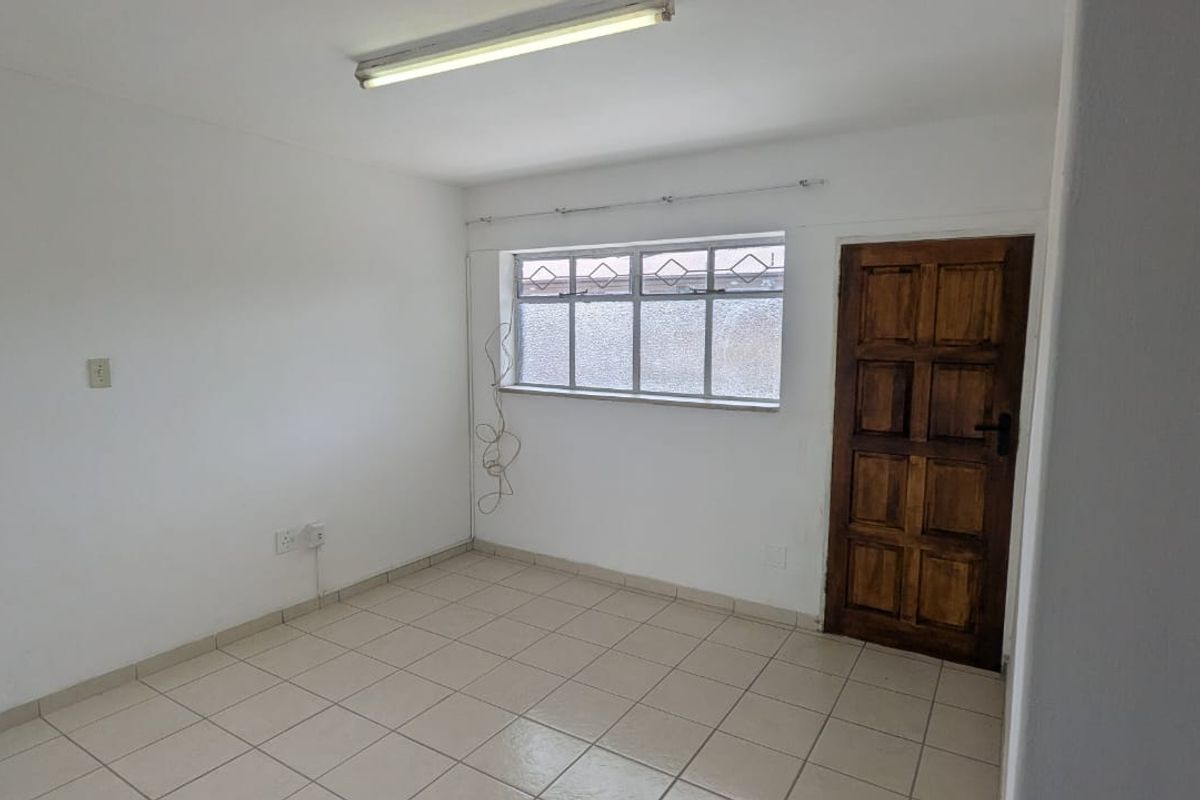 Apartment Rental Monthly In Edenvale - Photo 3