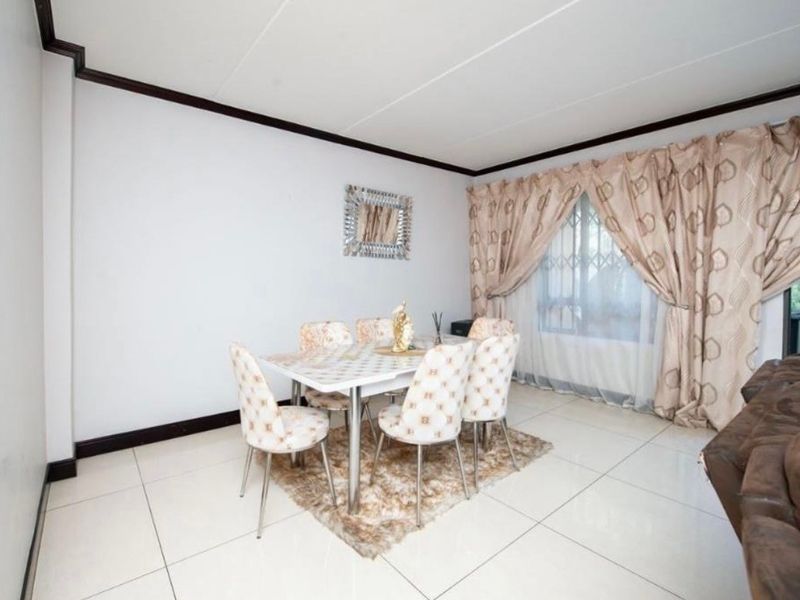 Apartment For Sale In Midrand - Photo 7