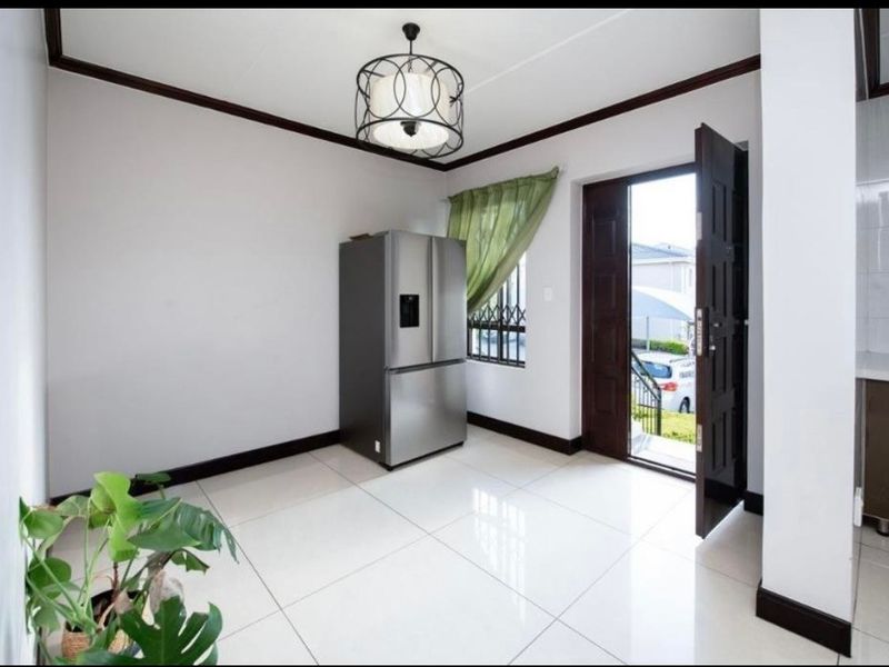 Apartment For Sale In Midrand - Photo 5