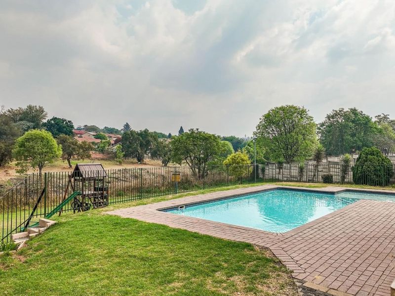 House For Sale In Johannesburg - Photo 9