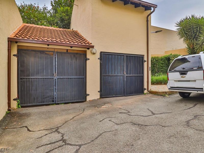 House For Sale In Johannesburg - Photo 6
