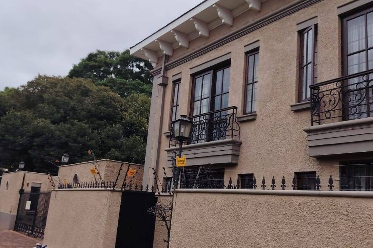 Townhouse For Sale In Pretoria - Photo 2