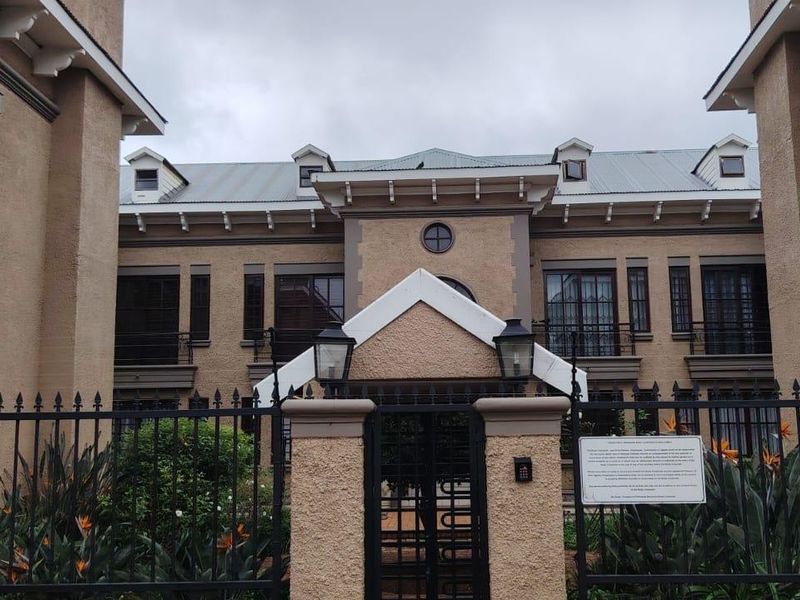 Townhouse For Sale In Pretoria - Photo 3